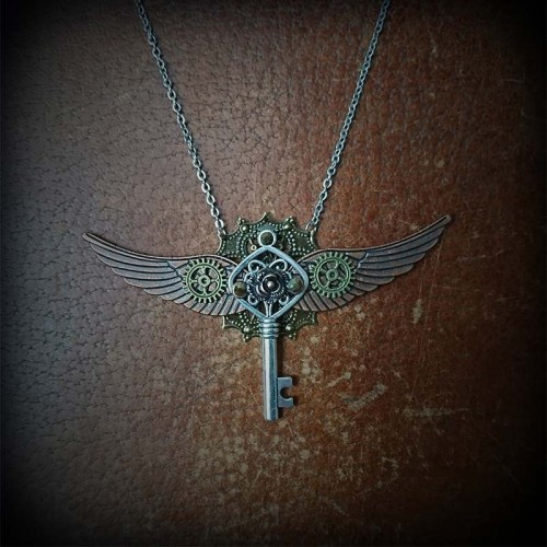 Collier steampunk clé...