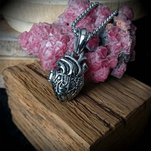 Collier pendentif gothique...