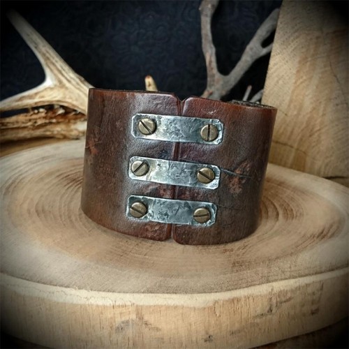 Bracelet cuir artisanal...