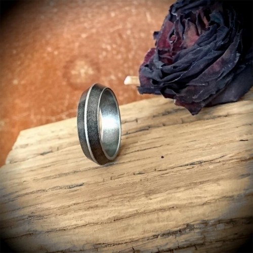 Bague Anneau acier noir biseau