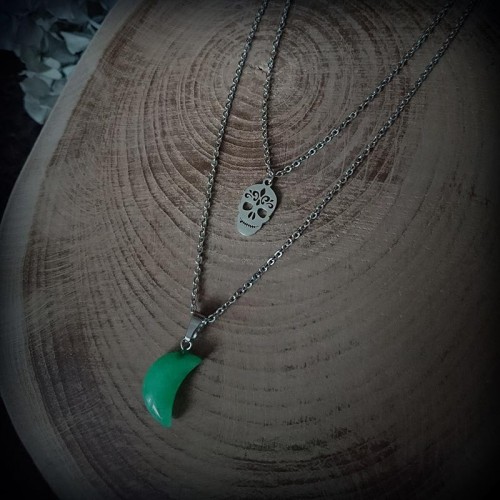 Collier demi-lune en jade...