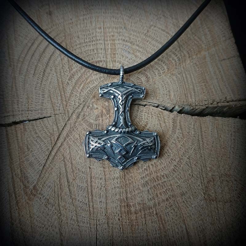 Collier avec pendentif Mjolnir