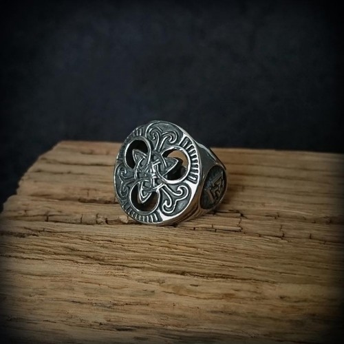 Bague triquetra et valknut,...