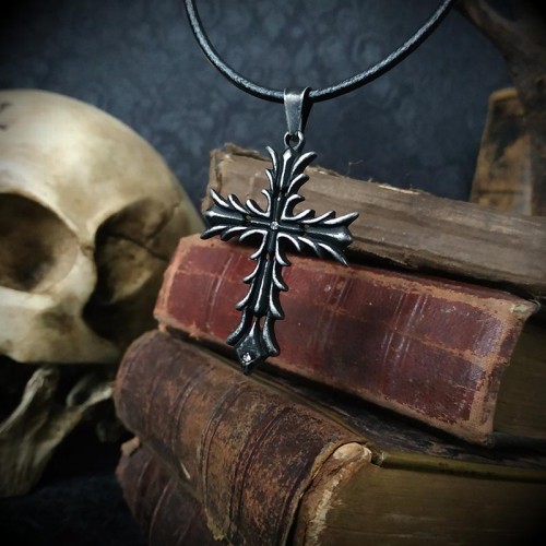 Collier pendentif croix...