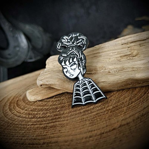 Pin's  Lydia Deetz,...