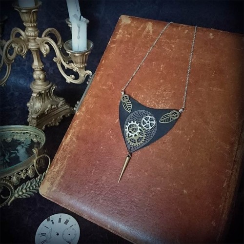 Collier steampunk, cuir...