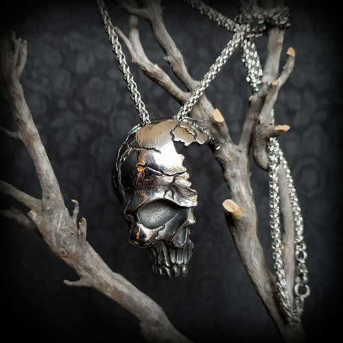 Collier pendentif gothique...