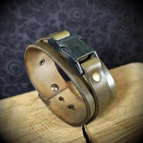 Bracelet cuir artisanal...