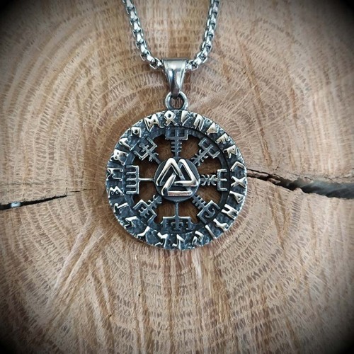 Collier médaillon Vegvisir...