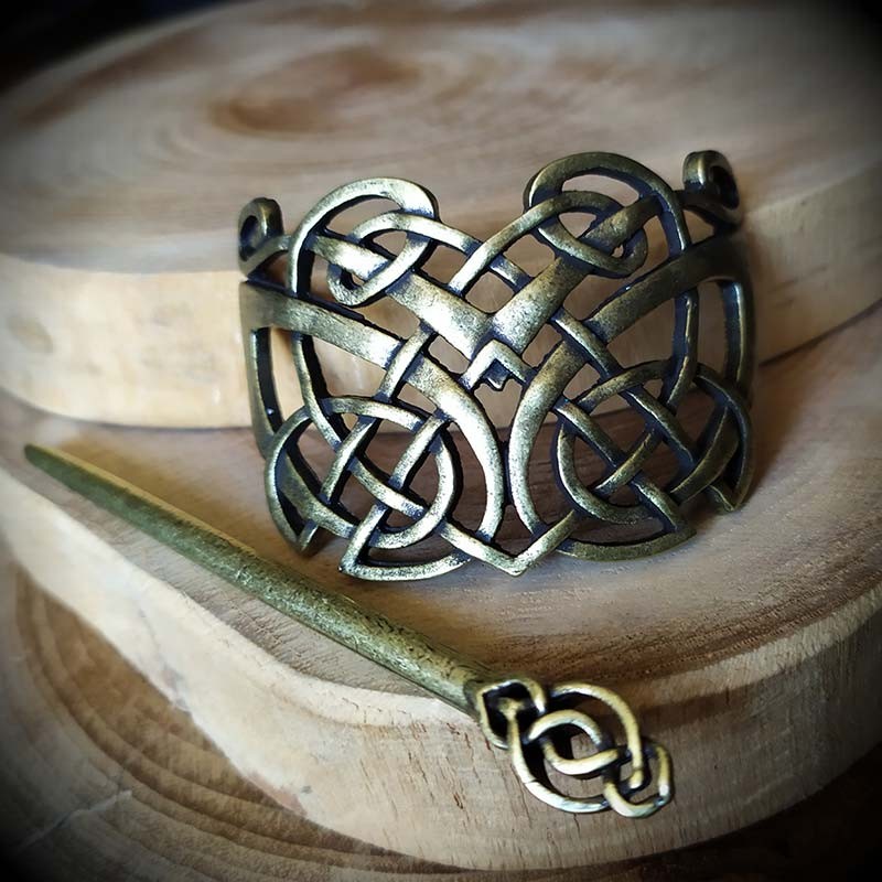 Barrette Pique ou broche à cheveux motif celtique Médiéval en métal