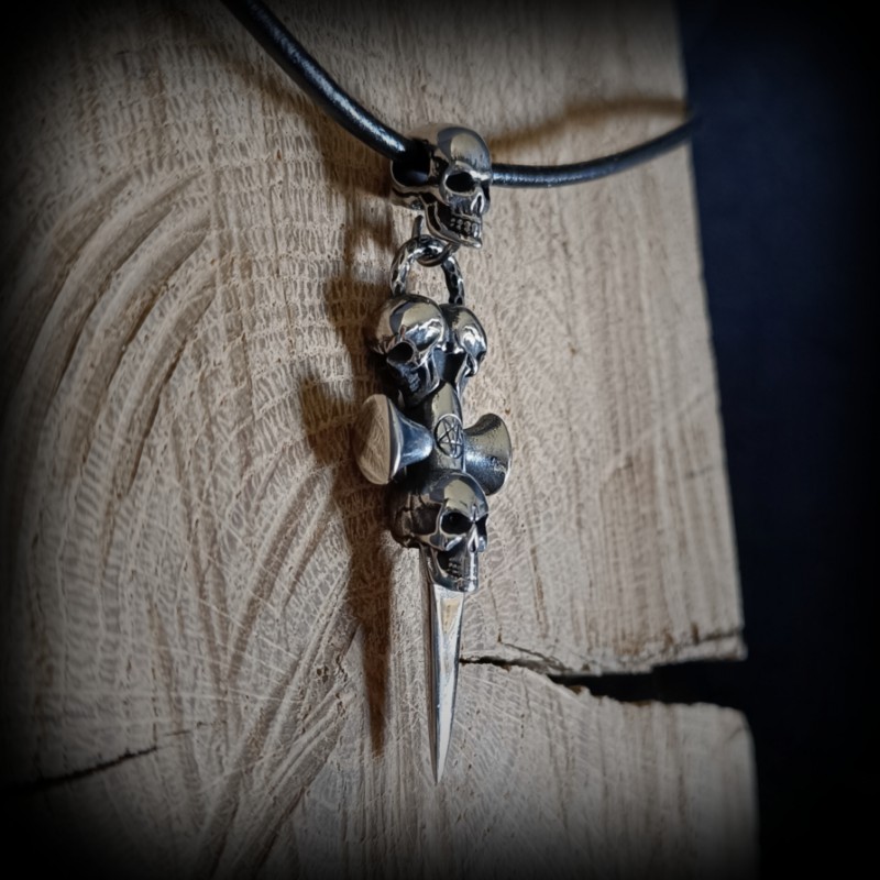 Pendentif Tête De Mort Avec Croix En Métal - Style Gothique/Rocker - Occasion Très Bon État